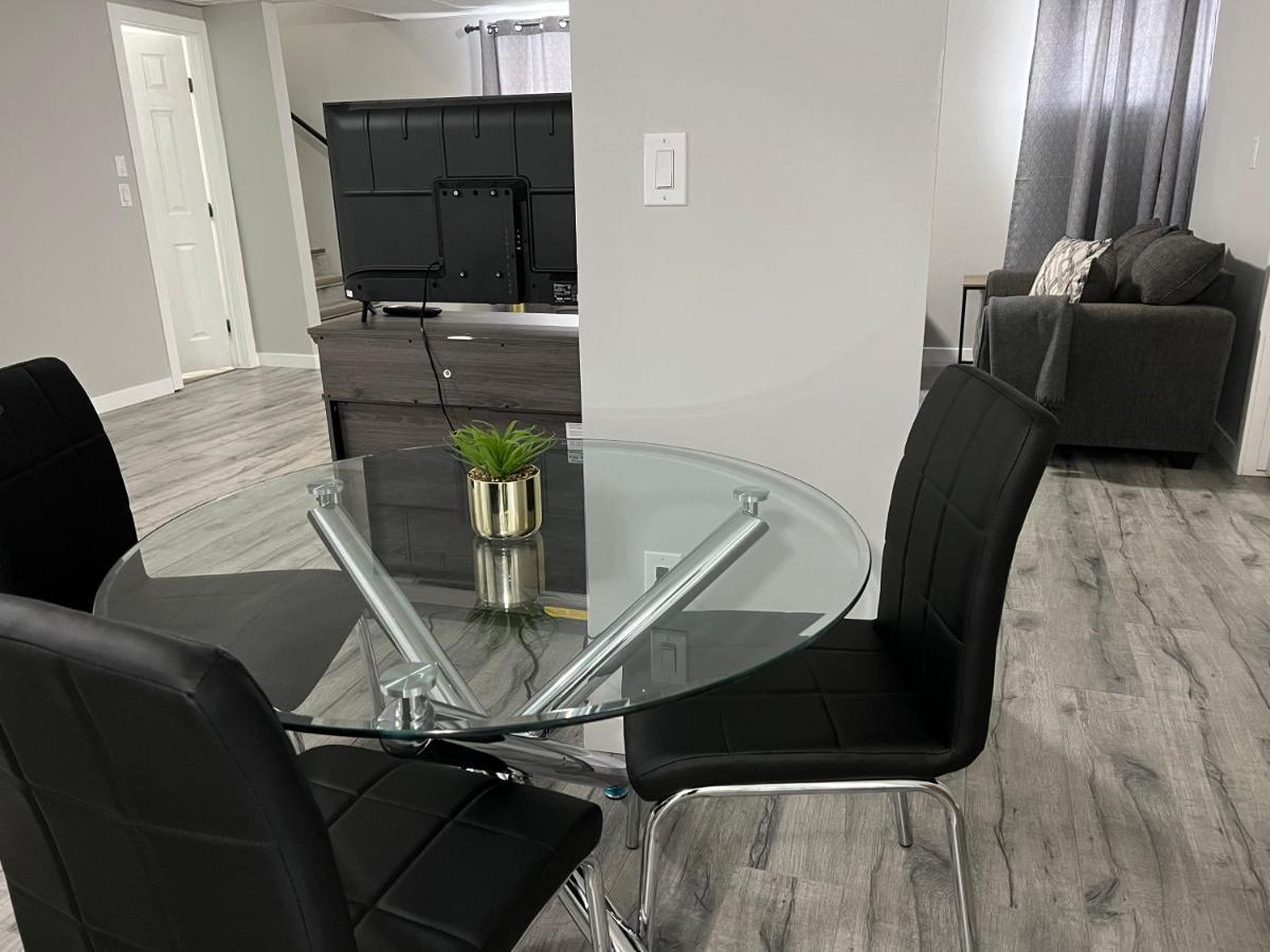 Cozy Modern And Lavish 1 Bedroom Basement Suite Winnipeg Exterior foto